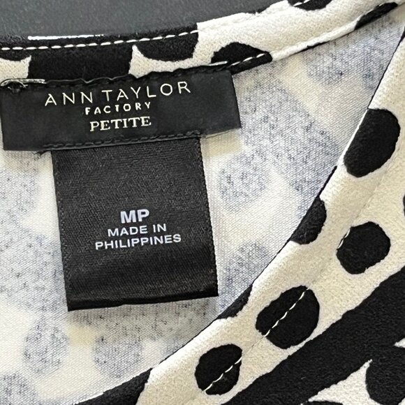 Shift Dress - Picture 3 of 5